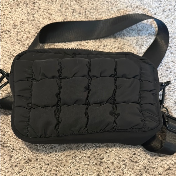 Sol and Selene black puffy camera bag - Picture 4 of 5